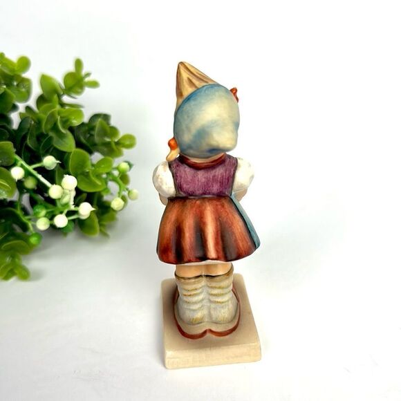 Goebel Hummel “Little Helper" Girl Figurine #73 West Germany Vintage 4” - Picture 5 of 10